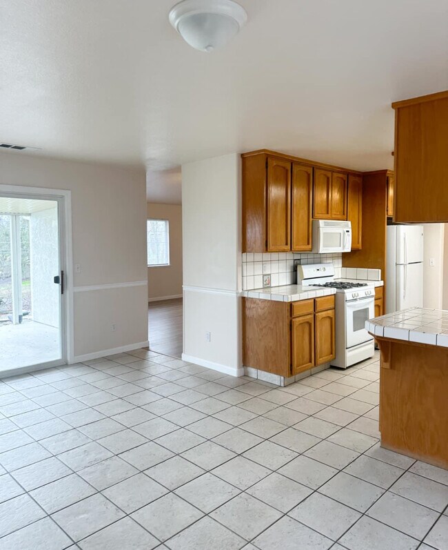 Foto del edificio - 3253 Laurie Ct