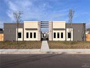 Building Photo - 4104 Walnut Ave