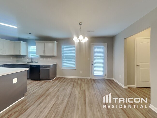 Building Photo - 1524 Hamilton Hills Drive Greensboro NC