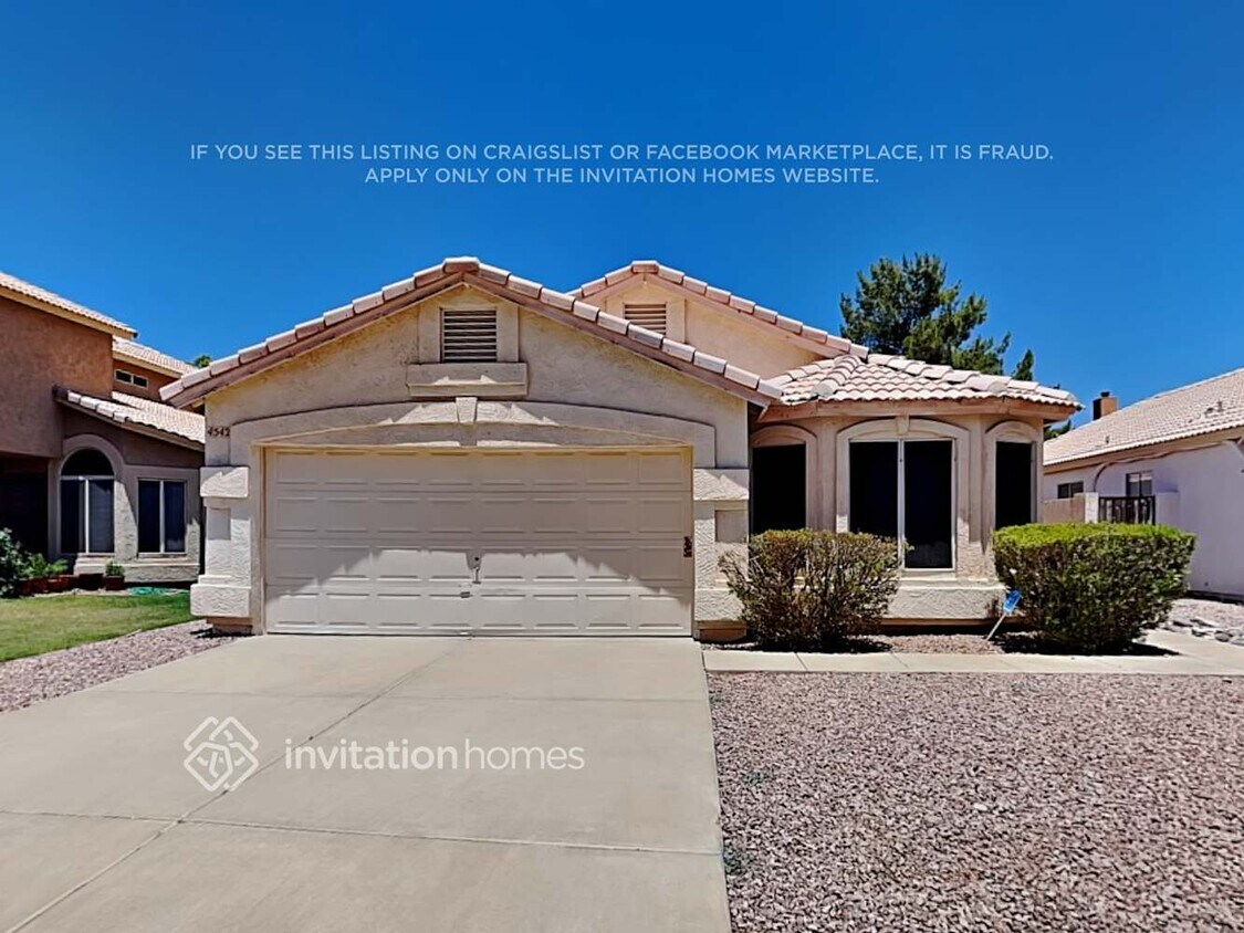 Foto principal - 4542 E Scott Ave