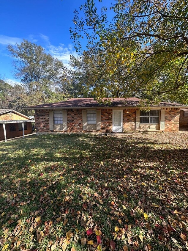 Primary Photo - 412 Fieldbrook Dr