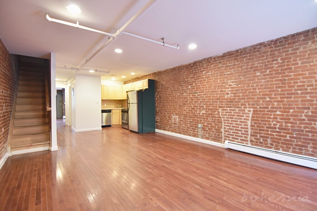Primary Photo - 148 West 127th Street