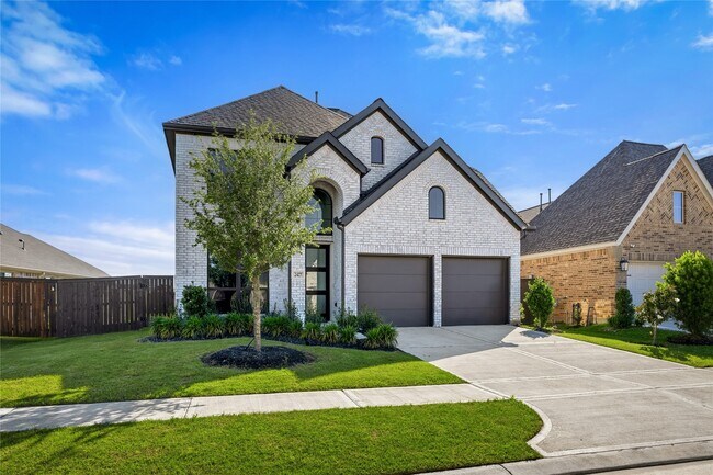 Building Photo - 2427 Mount Healy Ct