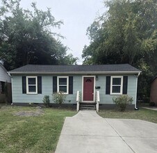 Building Photo - 658 Arch Dr