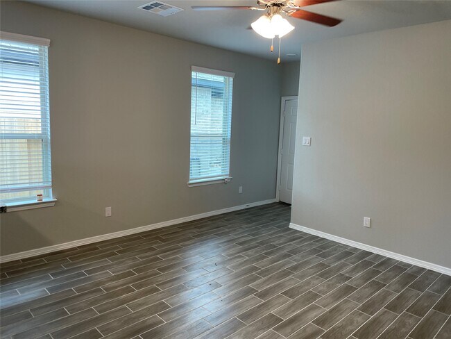 Building Photo - 823 Redinger Ridge Dr