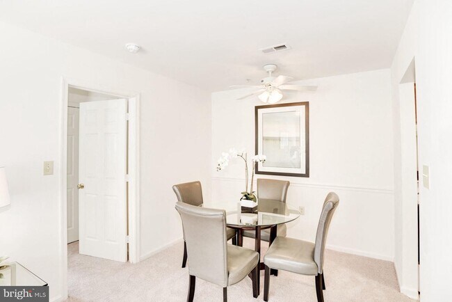 Foto del edificio - 1100 Fleetwood Ct