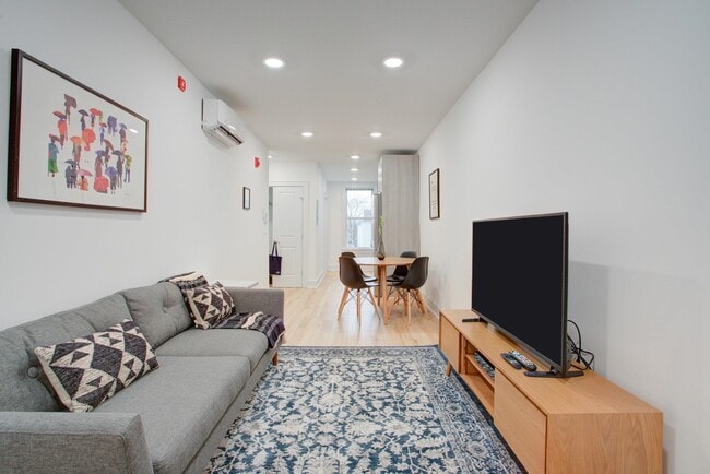 Building Photo - 198 Morgan St