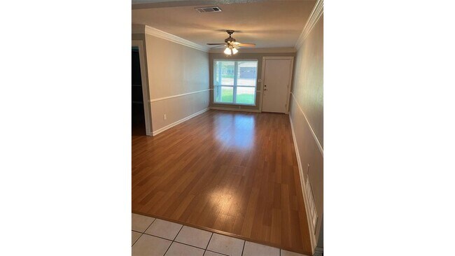 Building Photo - 5913 Hanson Dr