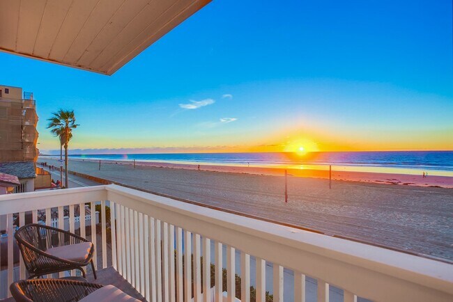Building Photo - 3465 Ocean Front Walk