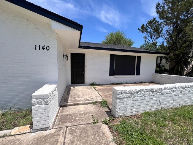 Building Photo - Charming 3-Bedroom Home for Rent in Harker...