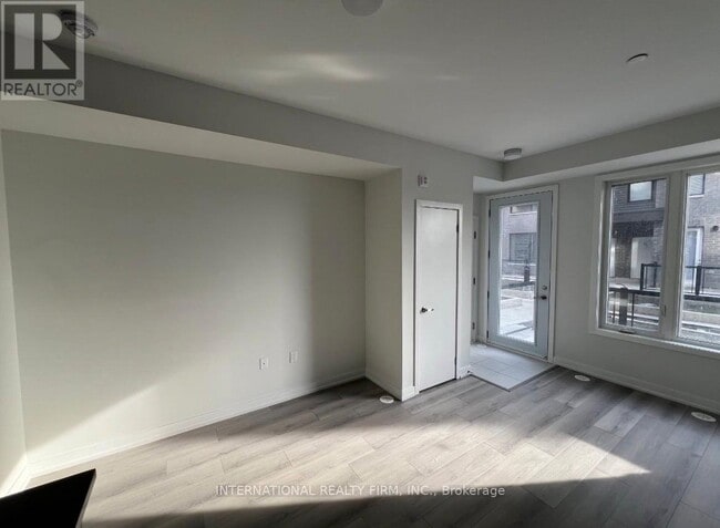 Building Photo - 3421 Ridgeway Dr