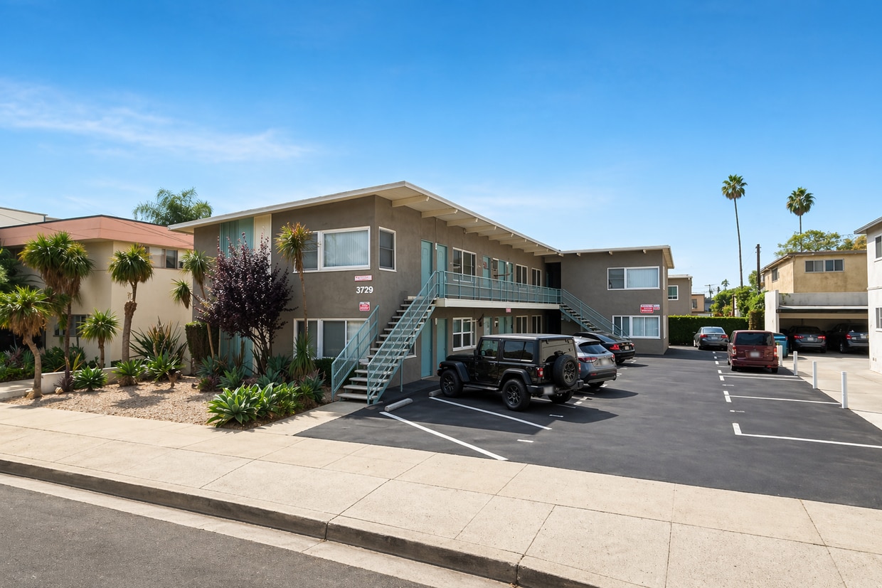 Building Photo - 3729 Dunn Dr