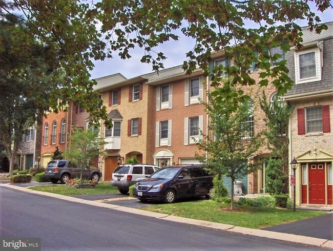 Building Photo - 1026 Lindsay Ln