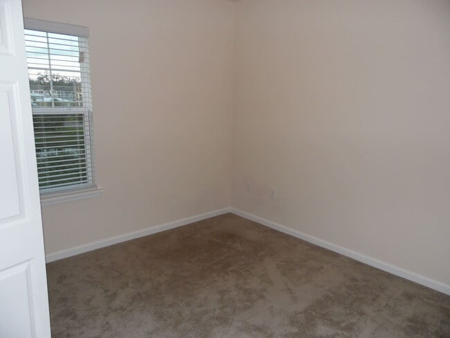 Building Photo - Very nice 3/2 at Southside and JTB