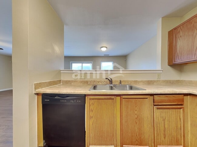 Foto del edificio - 911 Swearngan Ridge Ct