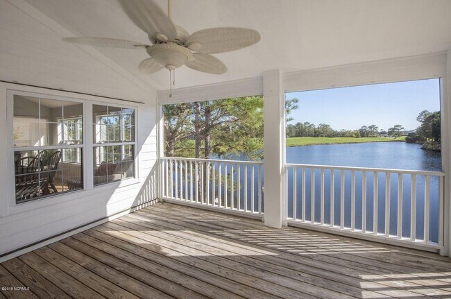 Building Photo - 3125 Lakeside Commons Dr SE