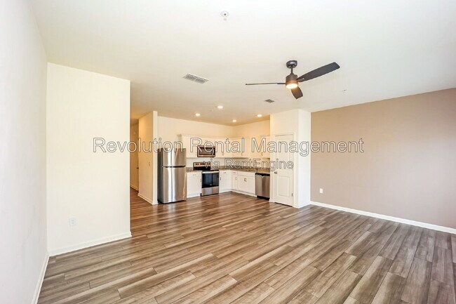 Building Photo - 544 Magnolia Cir