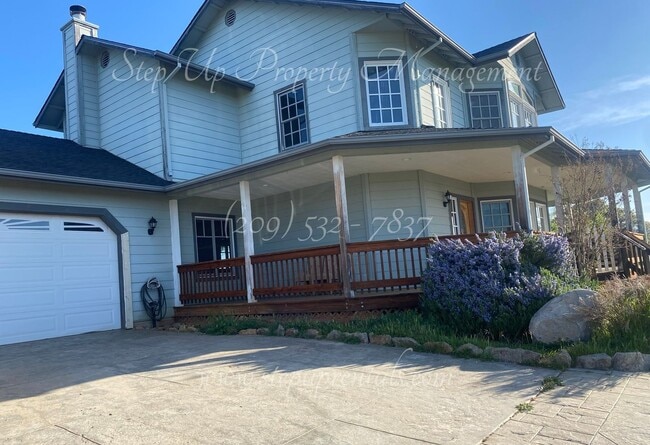 Building Photo - Elegant Mountain-View Home with Solar, Wel...