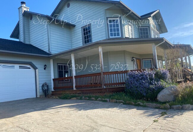 Foto del edificio - Elegant Mountain-View Home with Solar, Well Water & Septic – Utility Savings Included!