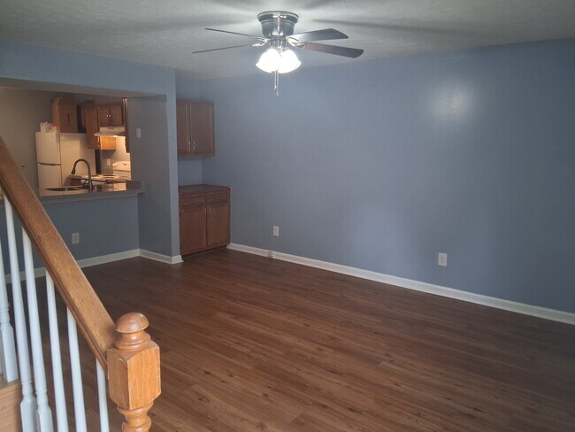Foto del edificio - 606 Independence Ct