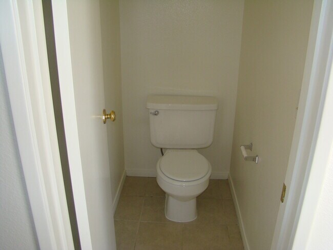 Building Photo - GREAT 5 BEDROOM HOUSE OFF LA MESA!