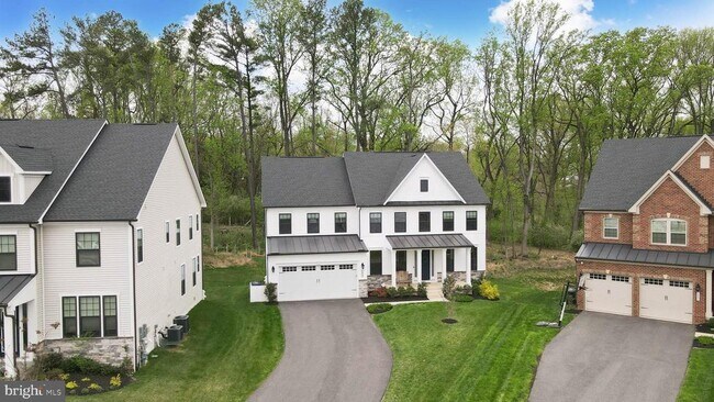 Foto del edificio - 7679 Cross Creek Dr