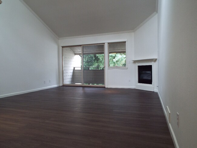 Foto del edificio - Charming 2bed/2bath Townhome Style Unit ne...