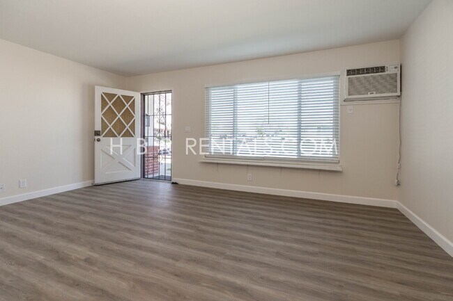 Foto del edificio - Freshly Renovated Home with Brand-New Flooring and Remodeled Kitchen in Manteca