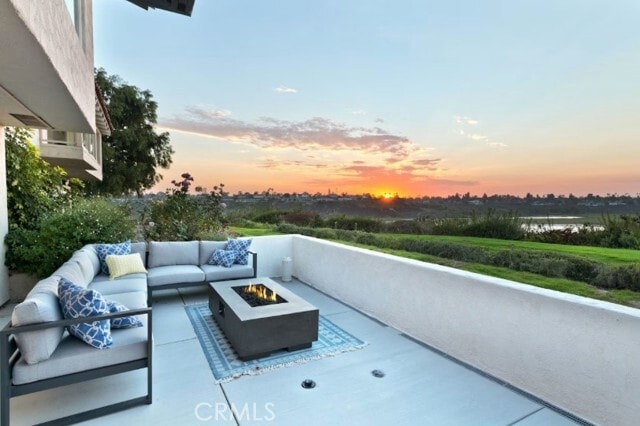 Building Photo - 303 Esperanza