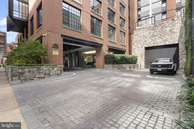 Building Photo - 3303 Water St NW