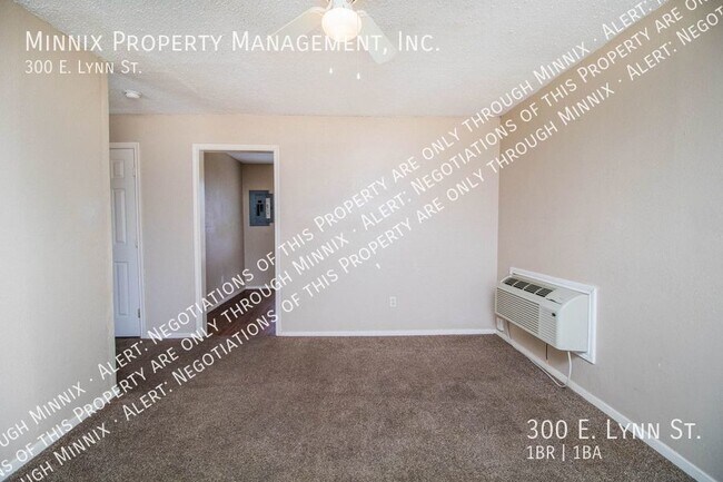 Foto del edificio - 300 E. Lynn St.