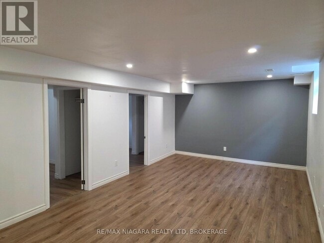 Building Photo - 8383 Heikoop Crescent