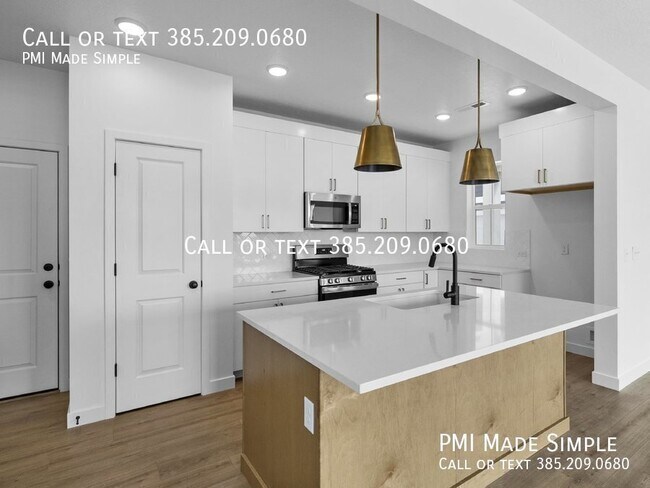 Building Photo - 4935 N Willowbank Dr