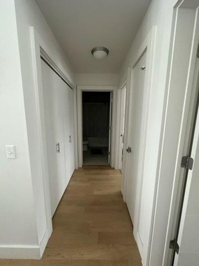 Building Photo - Stunning West End Three Bedroom with Modern Finishes