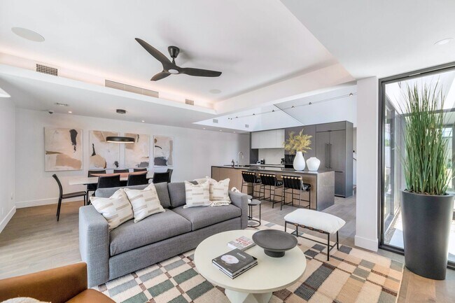 Building Photo - 1325 E Pomelo Grove LN, Phoenix, AZ 85014
