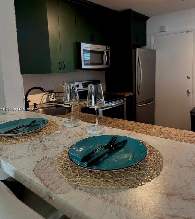 Foto del edificio - 1530 NE 191st St