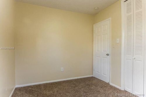 Foto del edificio - 4970 SW 6th St