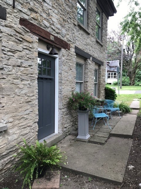 Building Photo - 26 W Tyler St