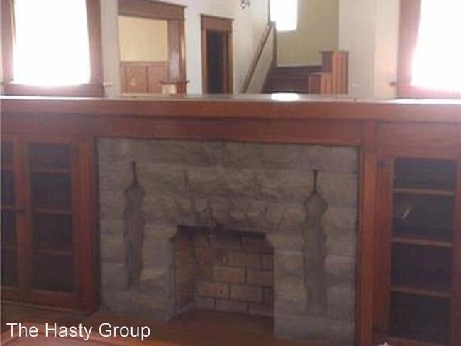 Building Photo - 5 br, 2 bath House - 321 Lawn Ave