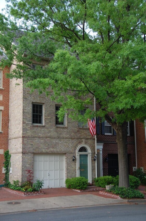 221 Princess St, Alexandria, VA 22314 Townhome Rentals in Alexandria VA
