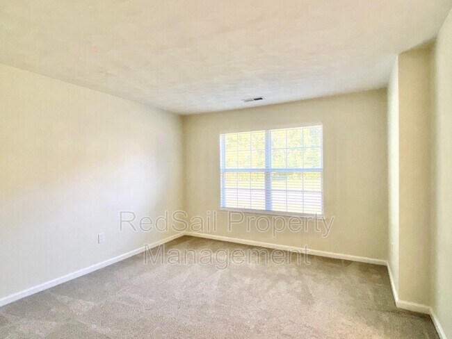 Building Photo - 2030 Regency Dr