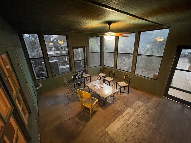 Foto del edificio - 2501 N Hughes Ave