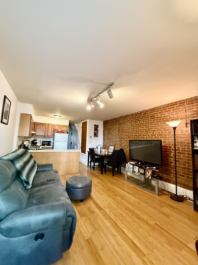 Entrance - 841 Garden St
