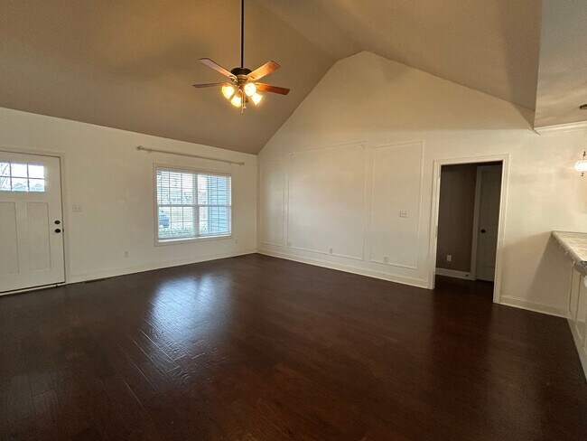 Foto del edificio - 243 Collett Rd