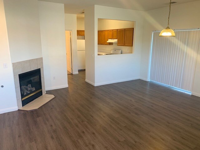 Building Photo - 523 Yellow Meadow Ct