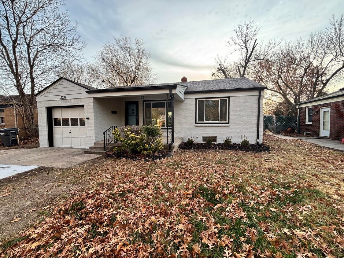 Foto principal - MOVE IN SPECIAL 1/2 FIRST FULL MONTHS RENT...