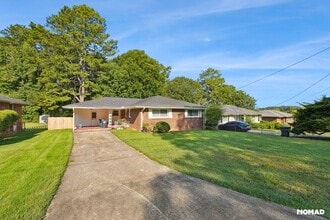 Building Photo - 2257 Collins Dr