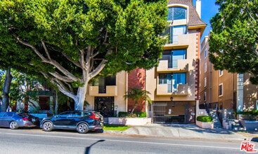 Building Photo - 8909 Burton Way