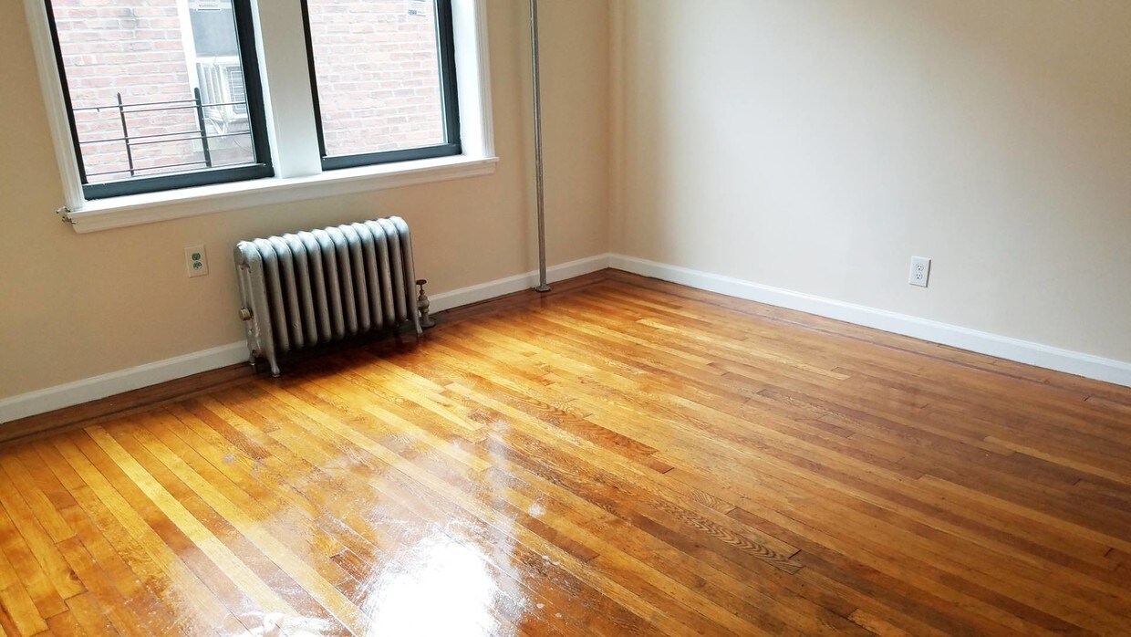 Foto del edificio - 37-25 98th St