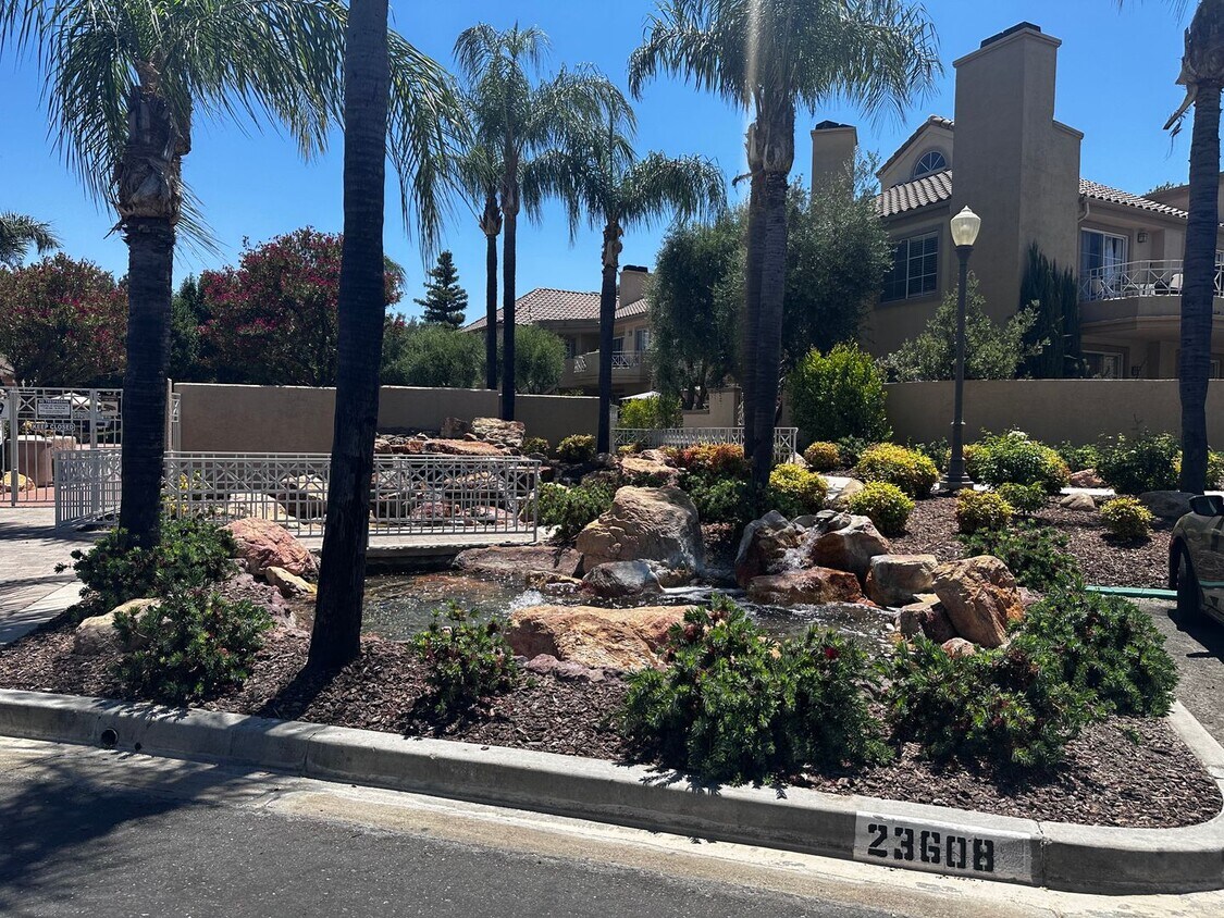 Building Photo - 23745 Del Monte Dr.
